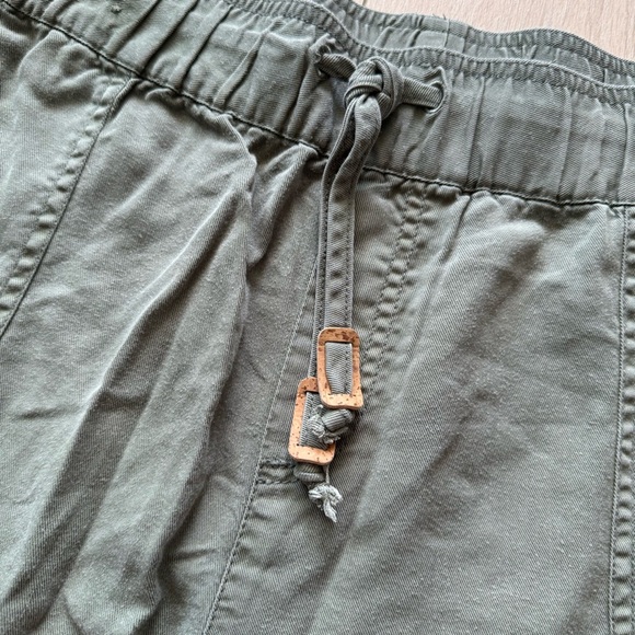 Tentree TENCEL Lyocell Olive Green Casual Shorts Women’s Size Medium - Picture 5 of 10